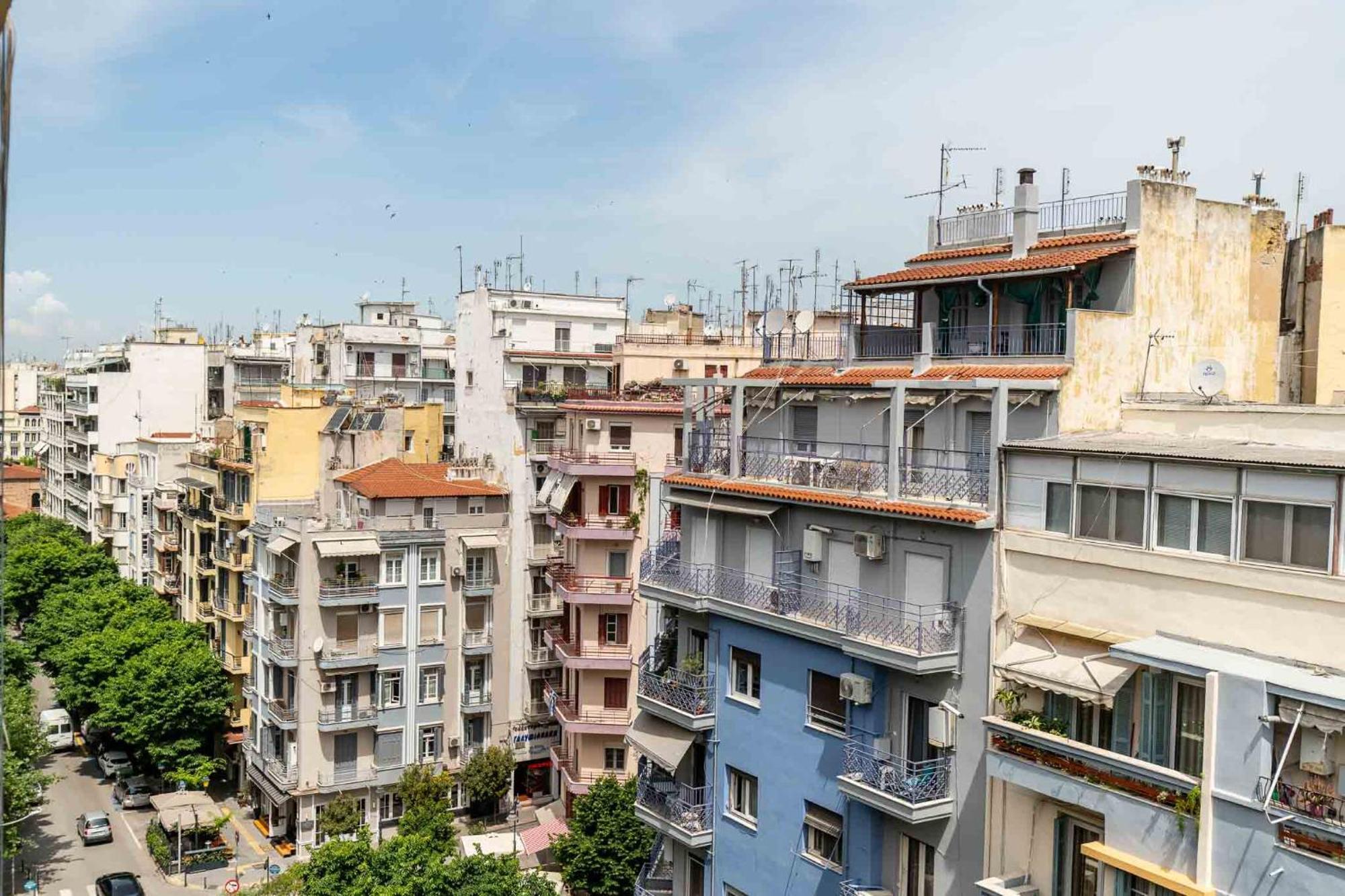 Urban Jungle Apartment Thessaloniki Exterior photo